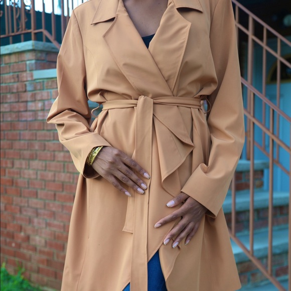 VINTAGE TRENCH COAT - Picture 2 of 4